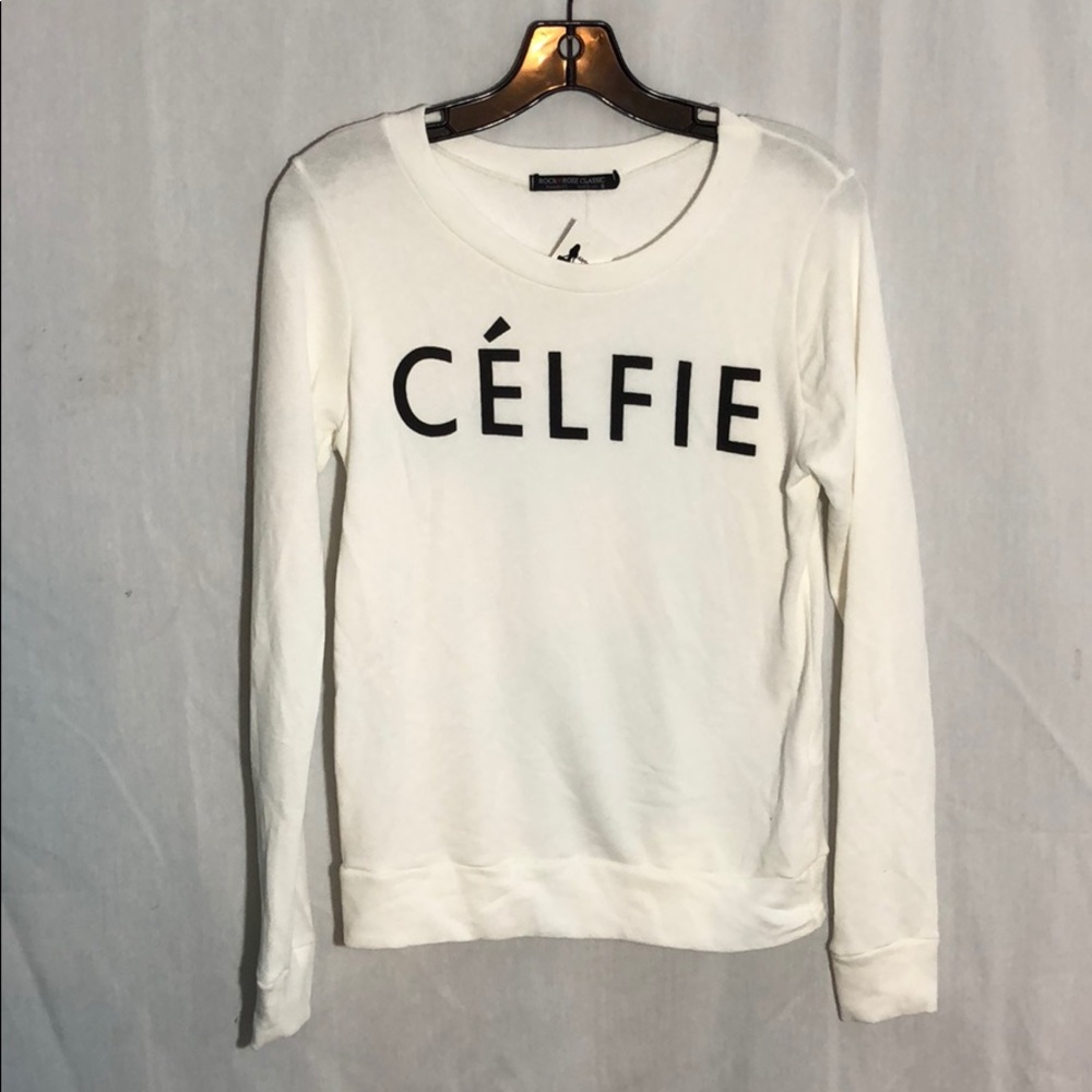 “Celfie” long sleeve top